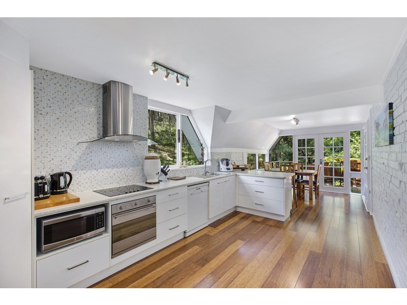 8 Kipling Drive, Bateau Bay NSW 2261