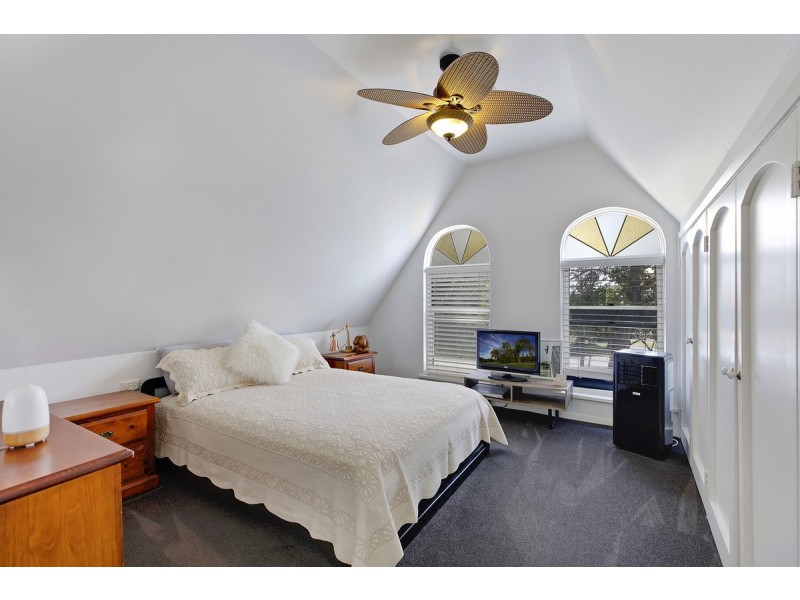 8 Kipling Drive, Bateau Bay NSW 2261