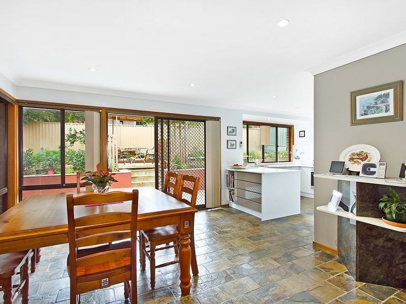 7 Oakehampton Ct, Bateau Bay NSW 2261