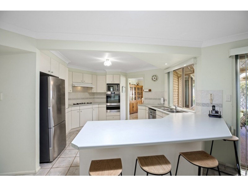 11 Walch Avenue, Bateau Bay NSW 2261
