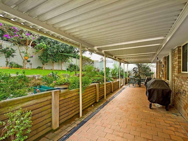 218 Cresthaven Avenue, Bateau Bay NSW 2261