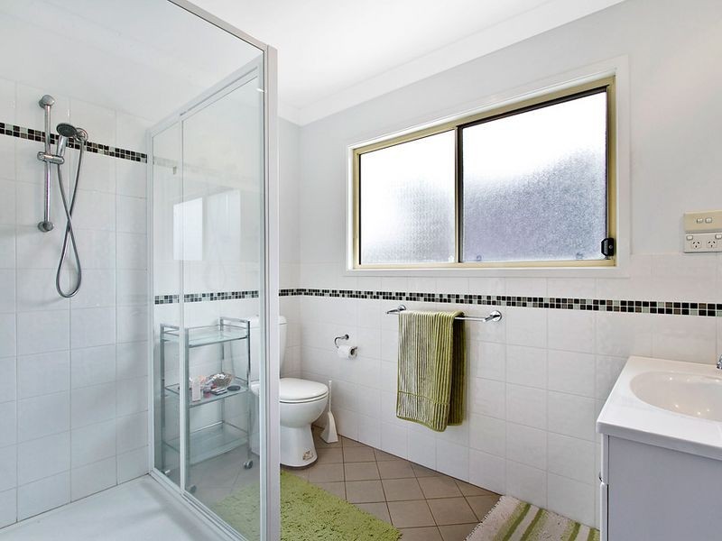 218 Cresthaven Avenue, Bateau Bay NSW 2261