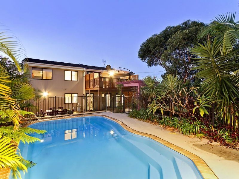 2 Patrick St, Bateau Bay NSW 2261