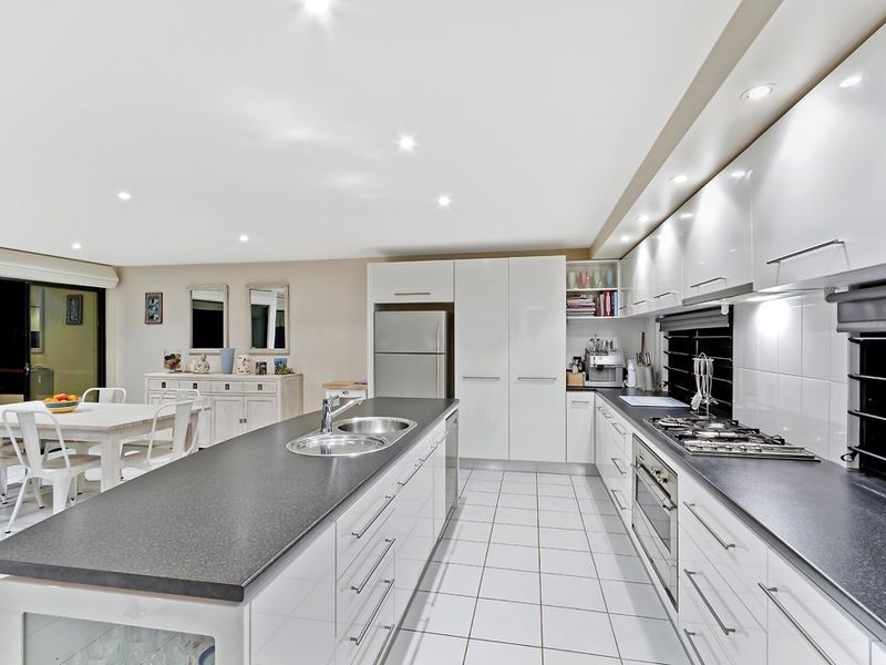 2 Patrick St, Bateau Bay NSW 2261