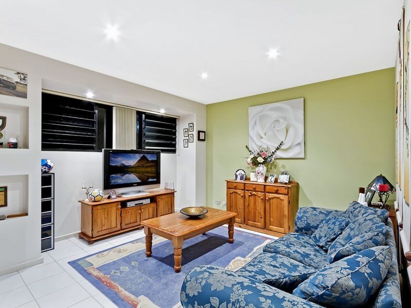 2 Patrick St, Bateau Bay NSW 2261
