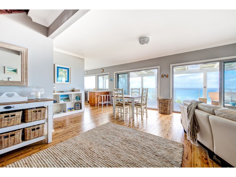 16 South Scenic Drive, Forresters Beach NSW 2260