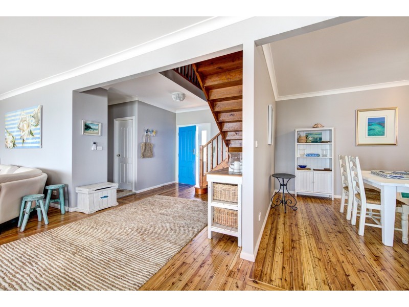 16 South Scenic Drive, Forresters Beach NSW 2260