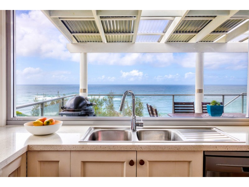 16 South Scenic Drive, Forresters Beach NSW 2260