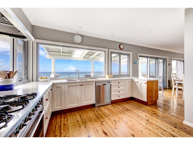 16 South Scenic Drive, Forresters Beach NSW 2260