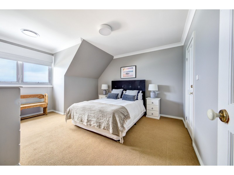 16 South Scenic Drive, Forresters Beach NSW 2260