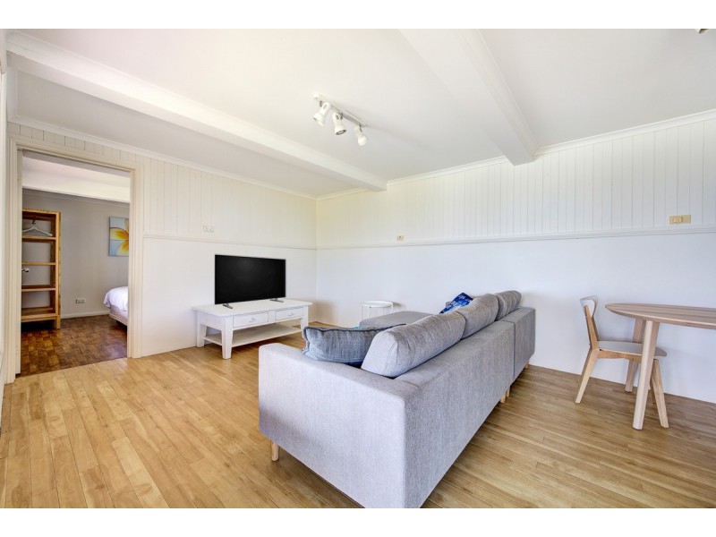 16 South Scenic Drive, Forresters Beach NSW 2260
