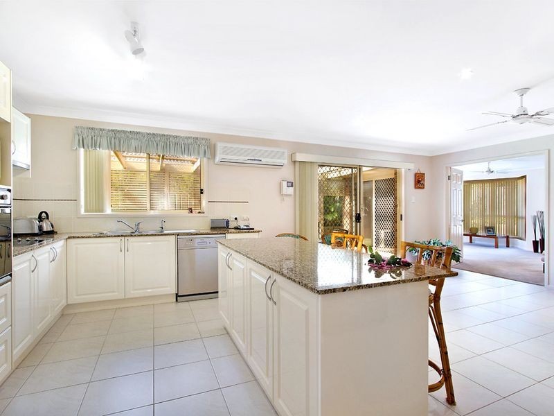 11 Bataan Cct, Bateau Bay NSW 2261