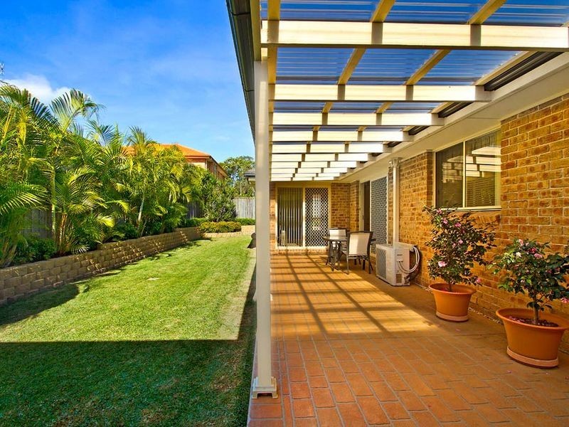 11 Bataan Cct, Bateau Bay NSW 2261