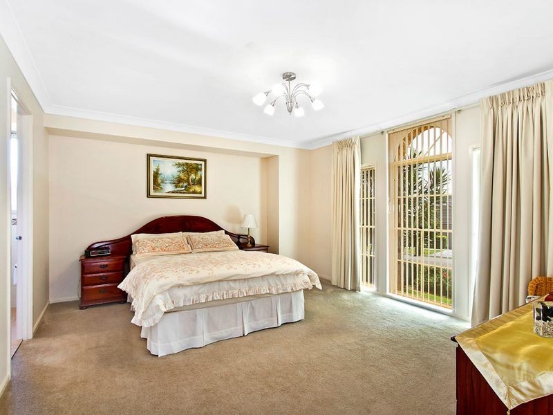 11 Bataan Cct, Bateau Bay NSW 2261