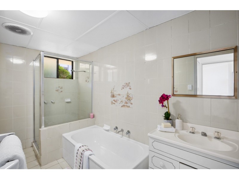 2/19 Barnhill Road, Terrigal NSW 2260