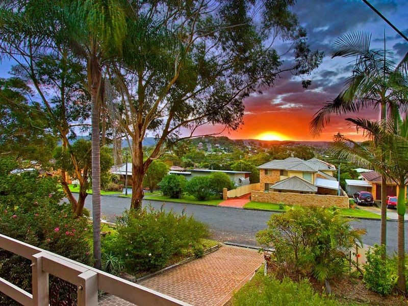 15 Toongara Avenue, Bateau Bay NSW 2261