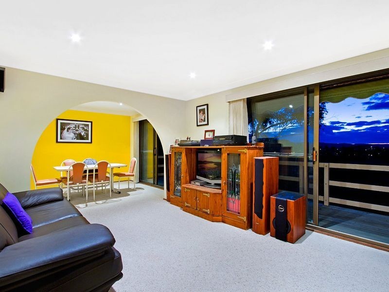 15 Toongara Avenue, Bateau Bay NSW 2261
