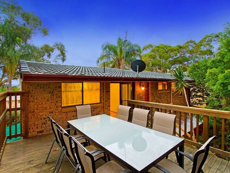 15 Toongara Avenue, Bateau Bay NSW 2261