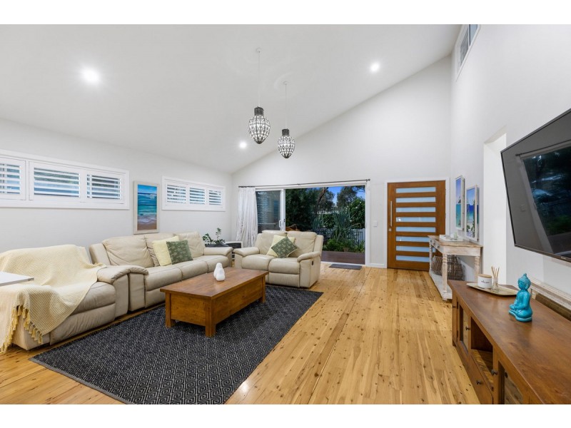19 Bateau Bay Road, Bateau Bay NSW 2261