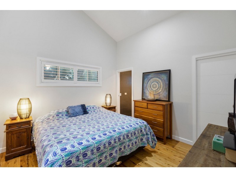 19 Bateau Bay Road, Bateau Bay NSW 2261