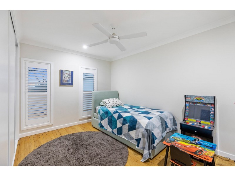 19 Bateau Bay Road, Bateau Bay NSW 2261
