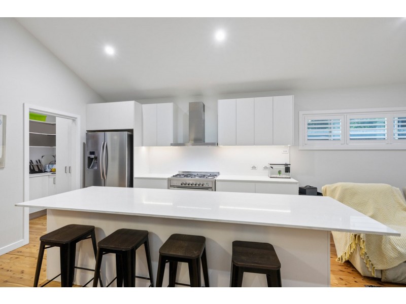 19 Bateau Bay Road, Bateau Bay NSW 2261