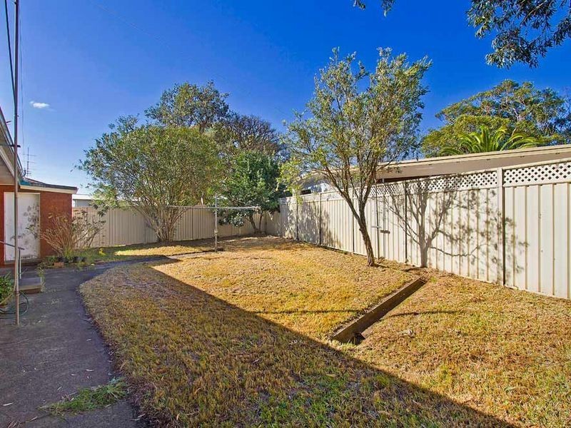 60 Lakin Street, Bateau Bay NSW 2261