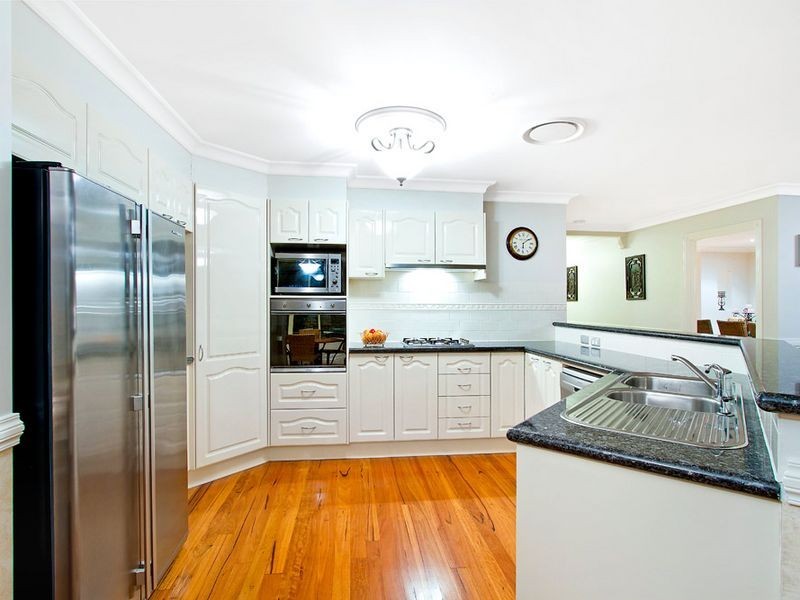 12 Bataan Cct, Bateau Bay NSW 2261