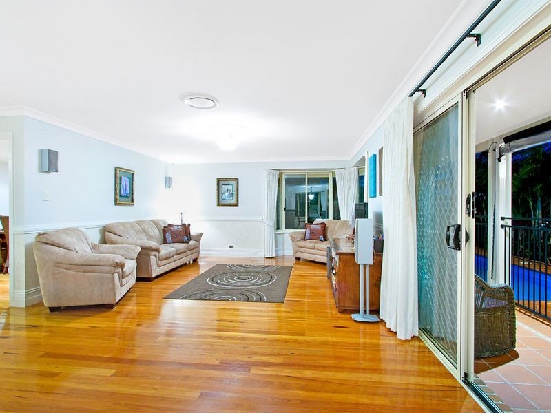 12 Bataan Cct, Bateau Bay NSW 2261