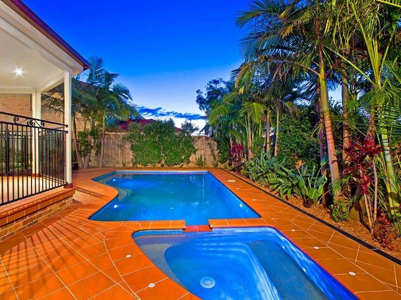12 Bataan Cct, Bateau Bay NSW 2261