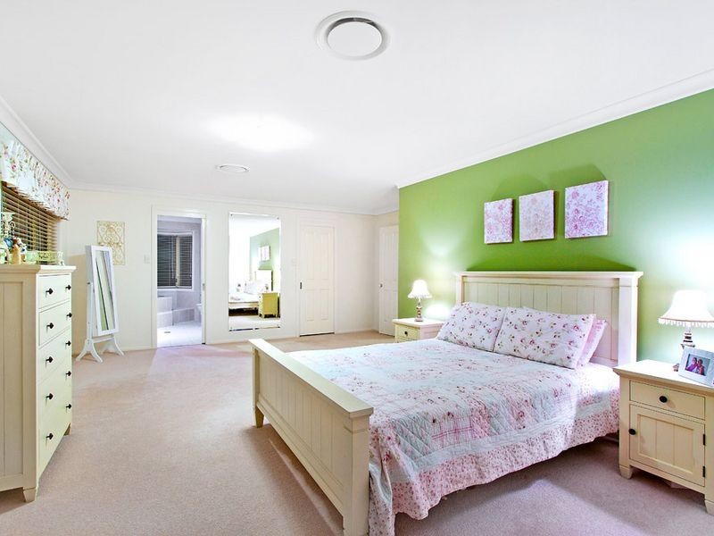 12 Bataan Cct, Bateau Bay NSW 2261