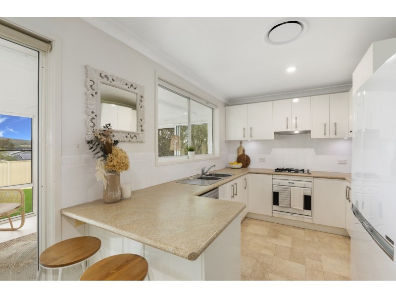 13 Morley Avenue, Bateau Bay NSW 2261