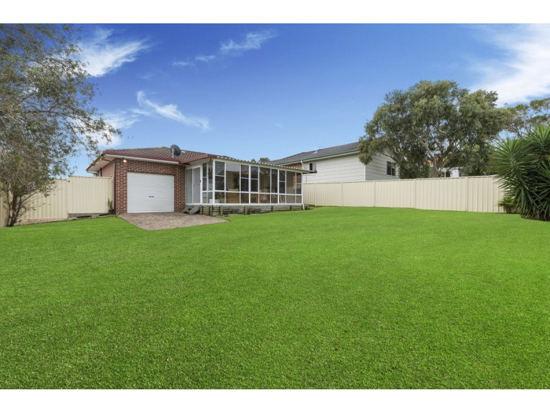 13 Morley Avenue, Bateau Bay NSW 2261