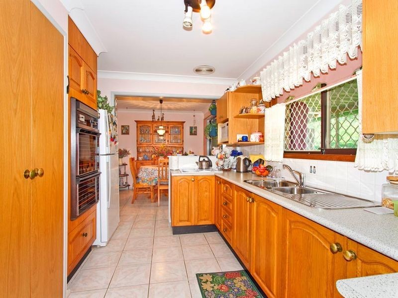 6 Zora Place, Bateau Bay NSW 2261