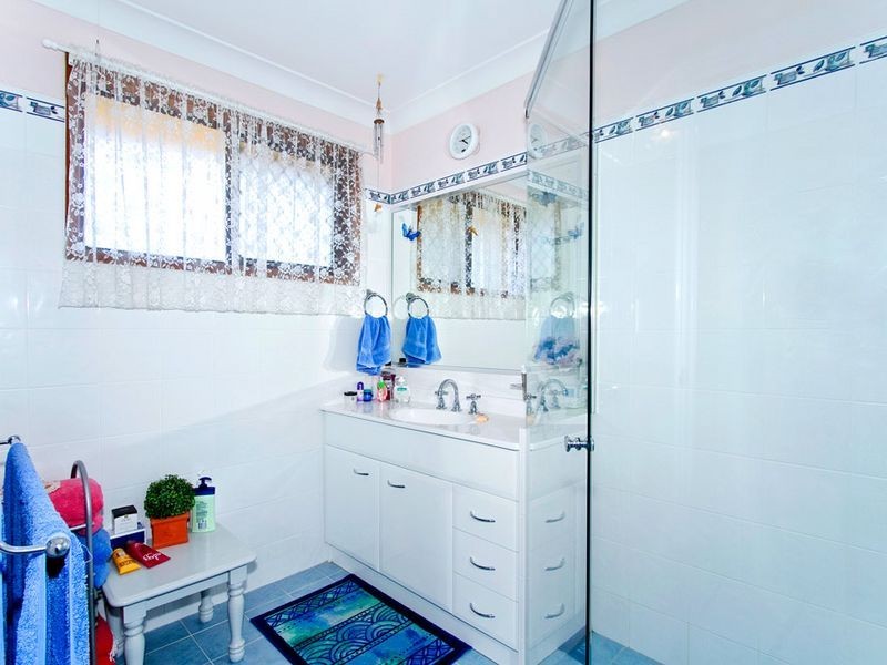 6 Zora Place, Bateau Bay NSW 2261