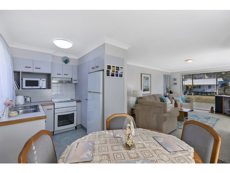 53 Sierra Avenue, Bateau Bay NSW 2261