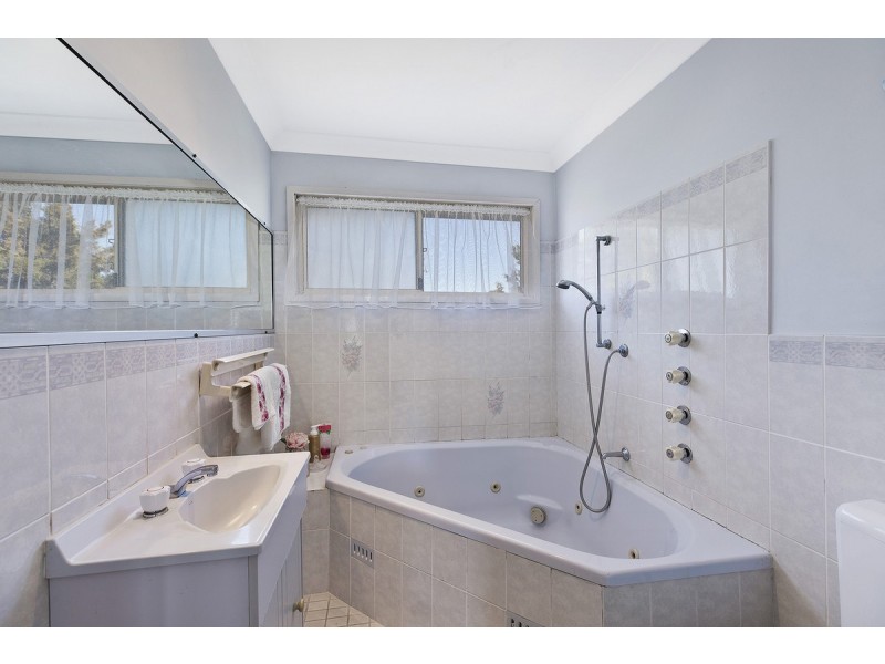 53 Sierra Avenue, Bateau Bay NSW 2261