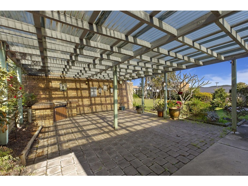 2 Ulmarra Road, Forresters Beach NSW 2260