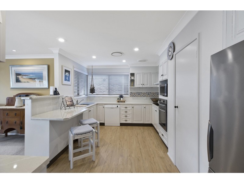 13 Burrawong Street, Bateau Bay NSW 2261