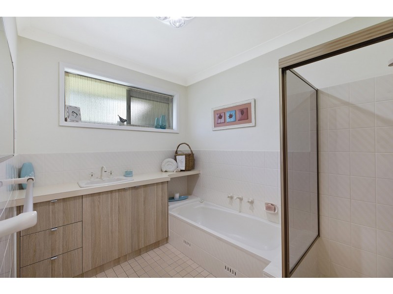 13 Burrawong Street, Bateau Bay NSW 2261