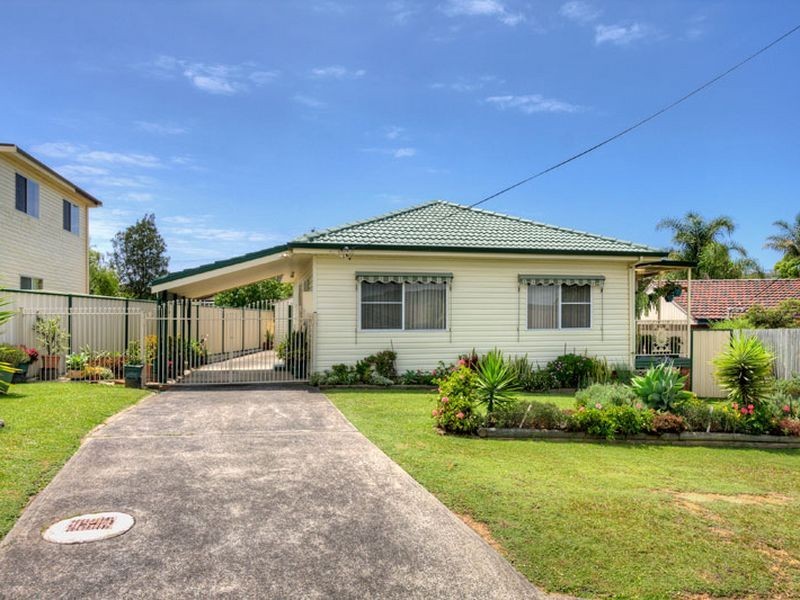 60 Lumby Drive, Bateau Bay NSW 2261