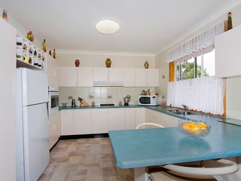 60 Lumby Drive, Bateau Bay NSW 2261