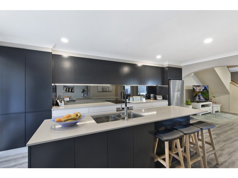 19 Barry Street, Bateau Bay NSW 2261