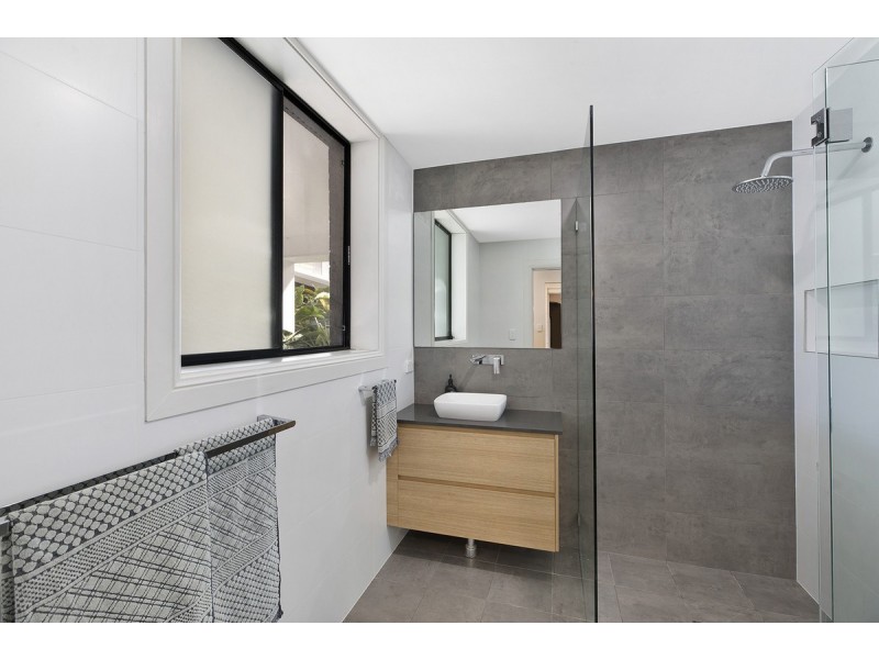 19 Barry Street, Bateau Bay NSW 2261