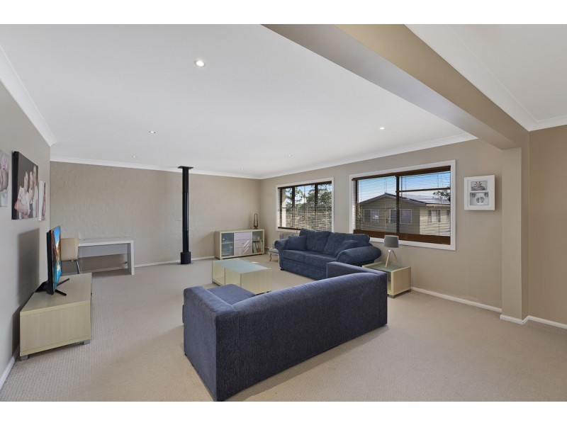 19 Barry Street, Bateau Bay NSW 2261