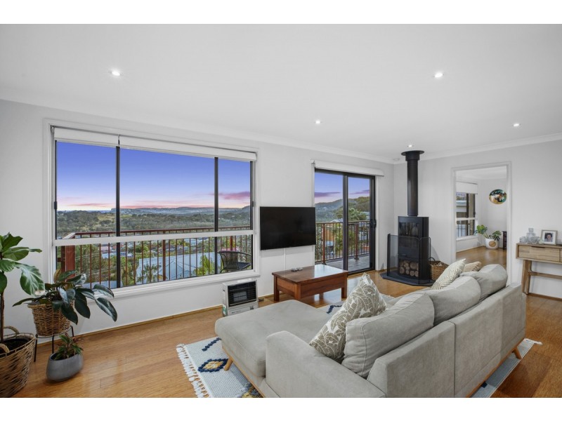 8 Valley View Road, Bateau Bay NSW 2261