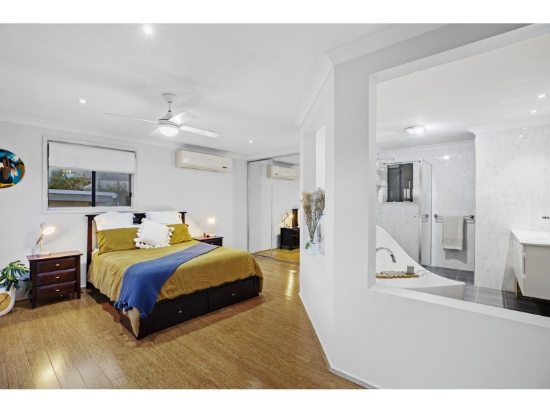 8 Valley View Road, Bateau Bay NSW 2261