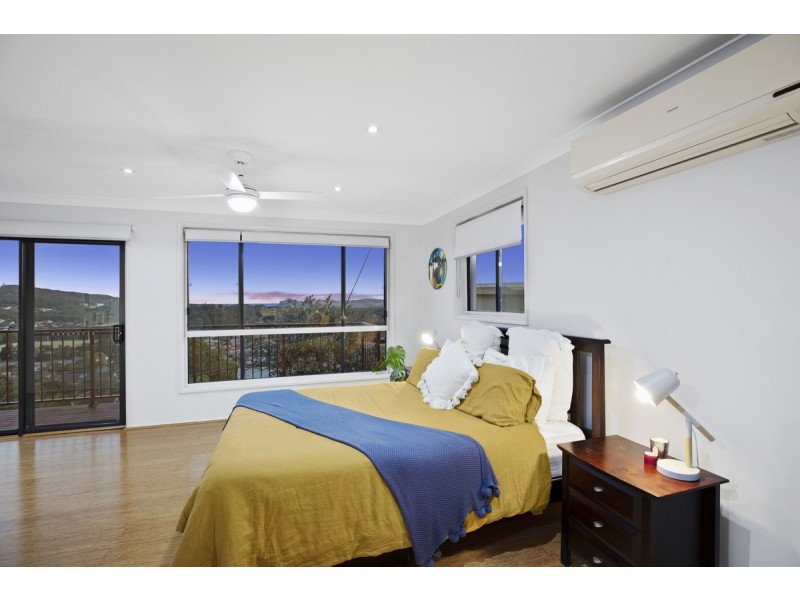 8 Valley View Road, Bateau Bay NSW 2261