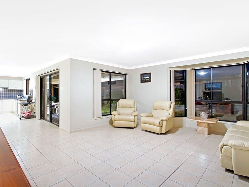 15 Churchill Street, Bateau Bay NSW 2261