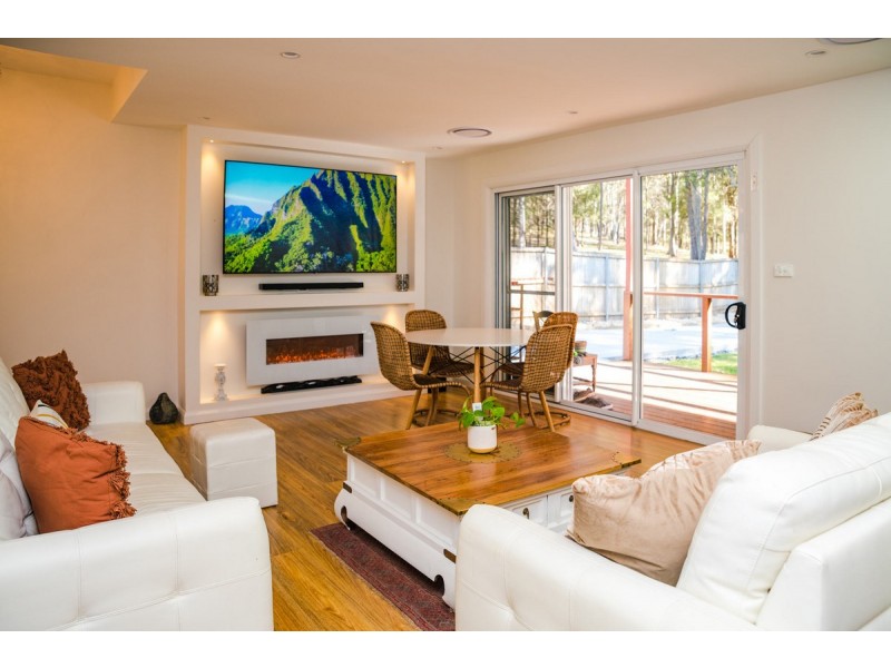 120 Casey Drive, Watanobbi NSW 2259